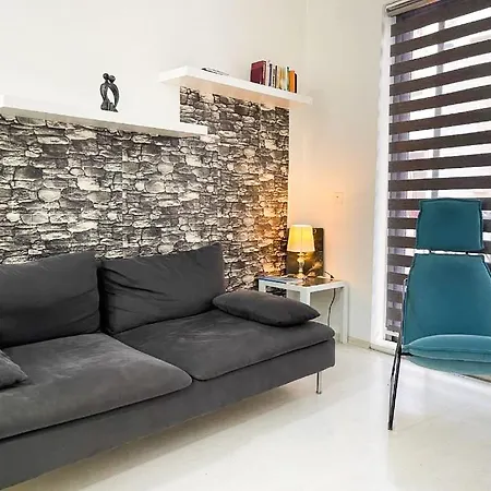 Leon - Highly Modern